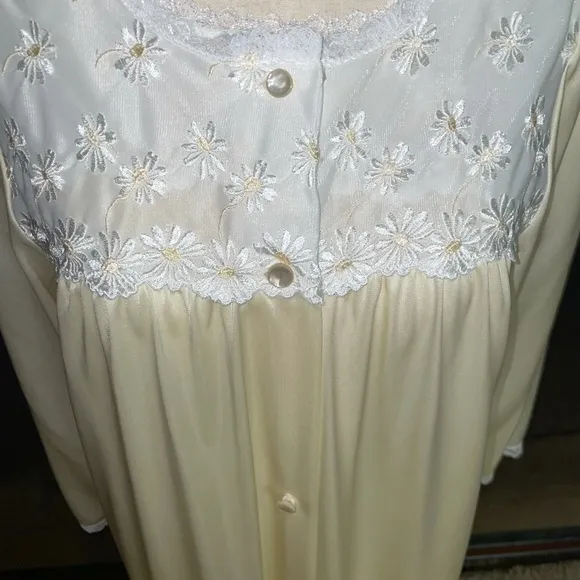 Shadowline • Medium • Yellow • Sunflowers • Embroidery • Nightgown/ Robe Set