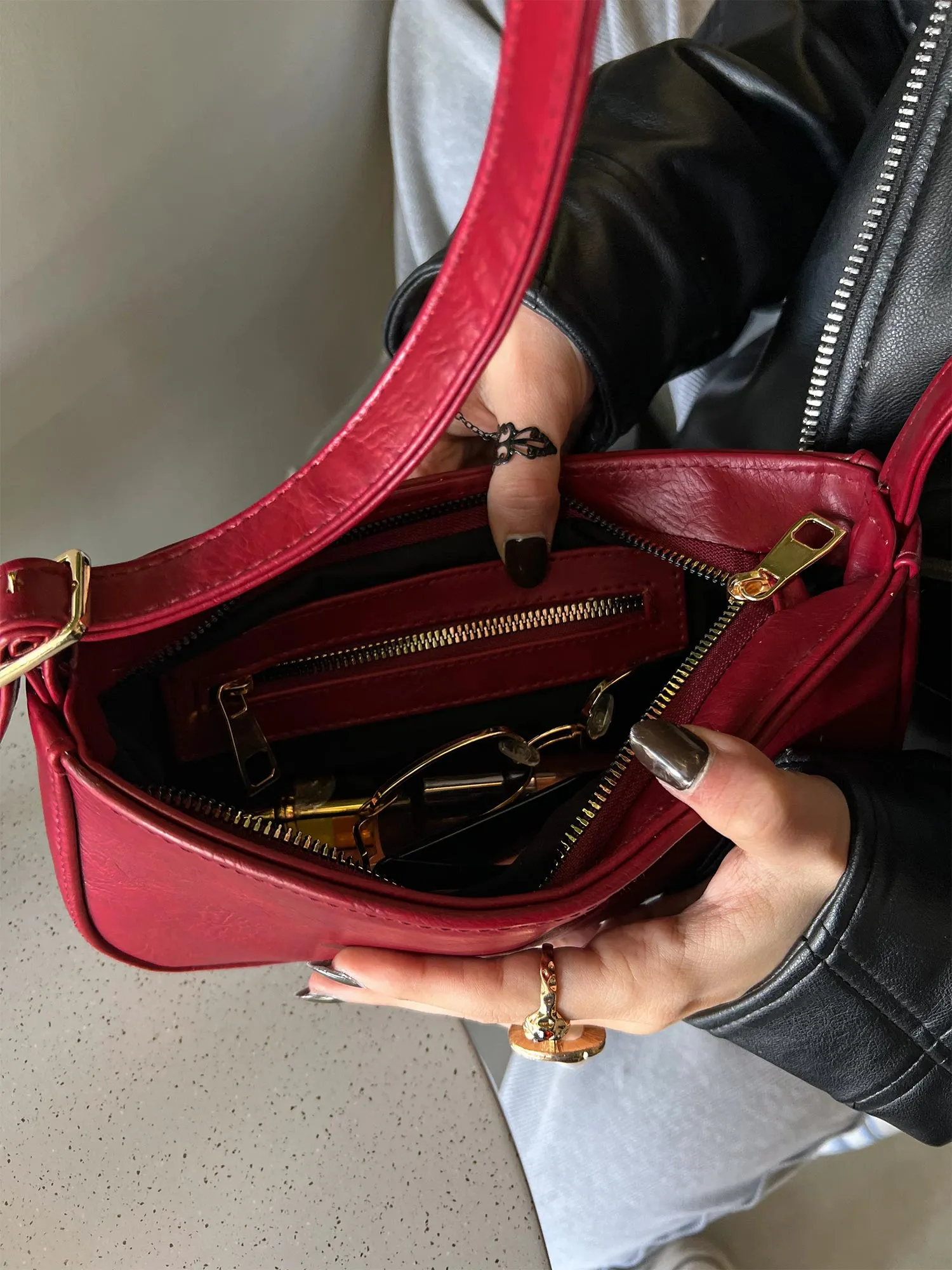 Token Shoulder Leather Bag - Helio
