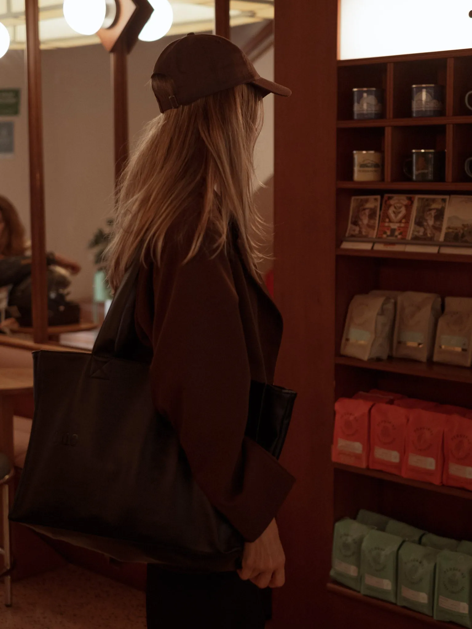 VEGAN LEATHER TOTE BAG - BLACK