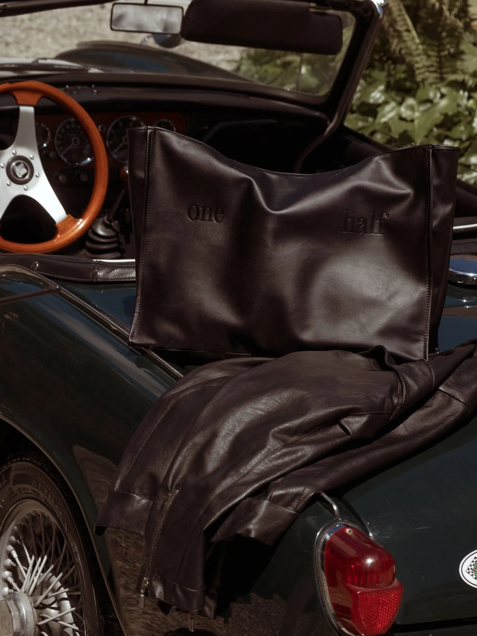 VEGAN LEATHER TOTE BAG - BLACK