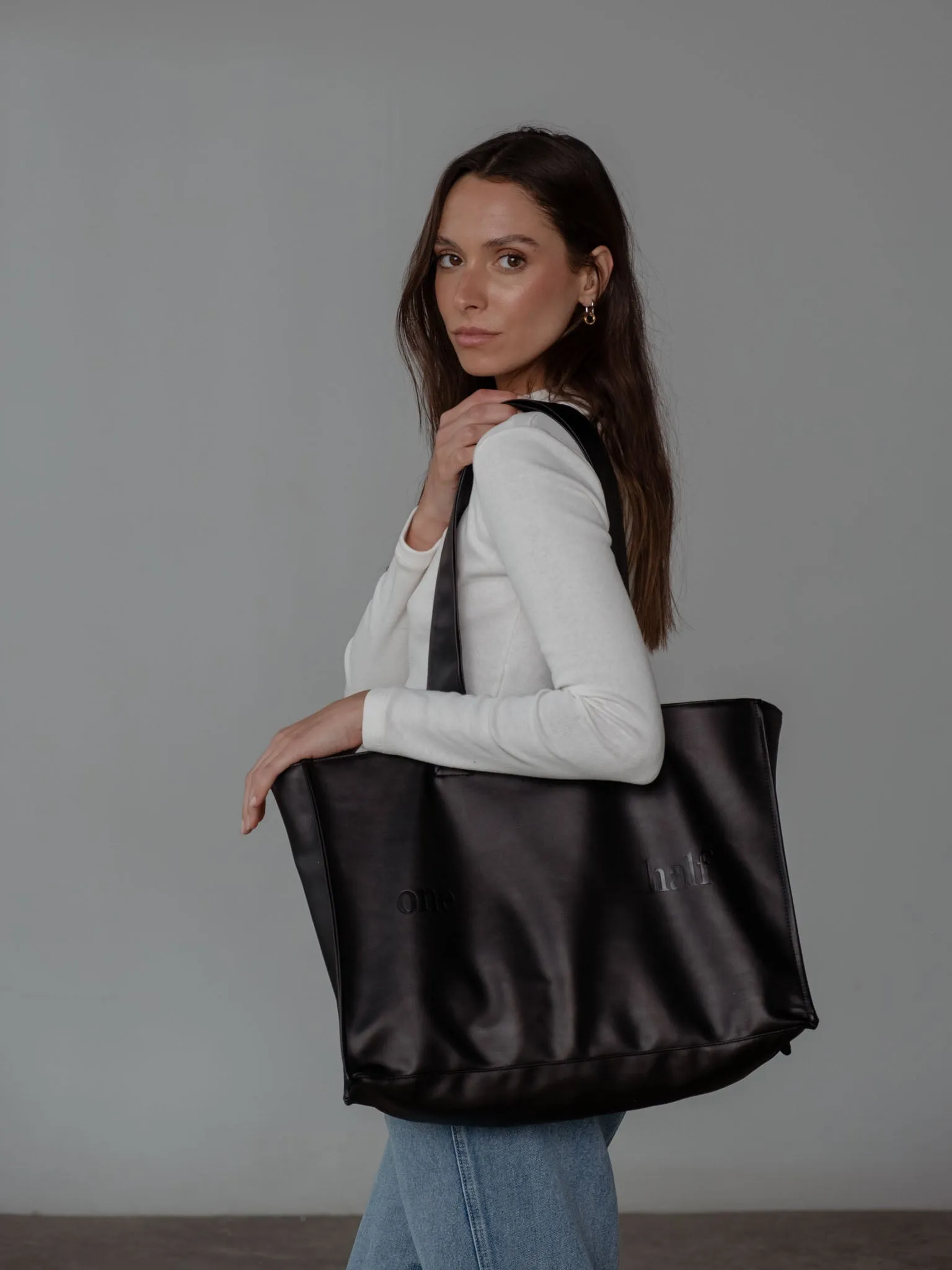 VEGAN LEATHER TOTE BAG - BLACK