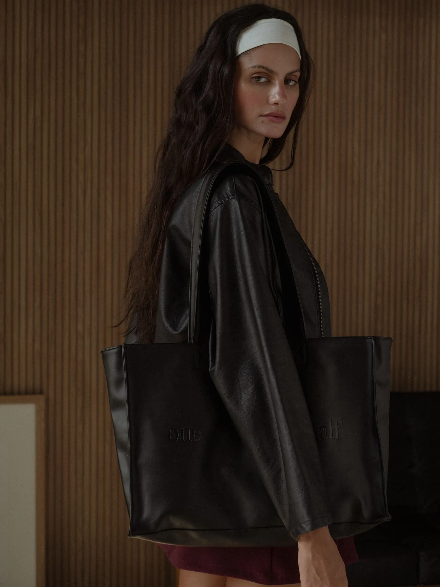 VEGAN LEATHER TOTE BAG - BLACK