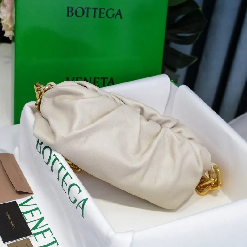 VELORA - Chain Pouch Bag Milk White