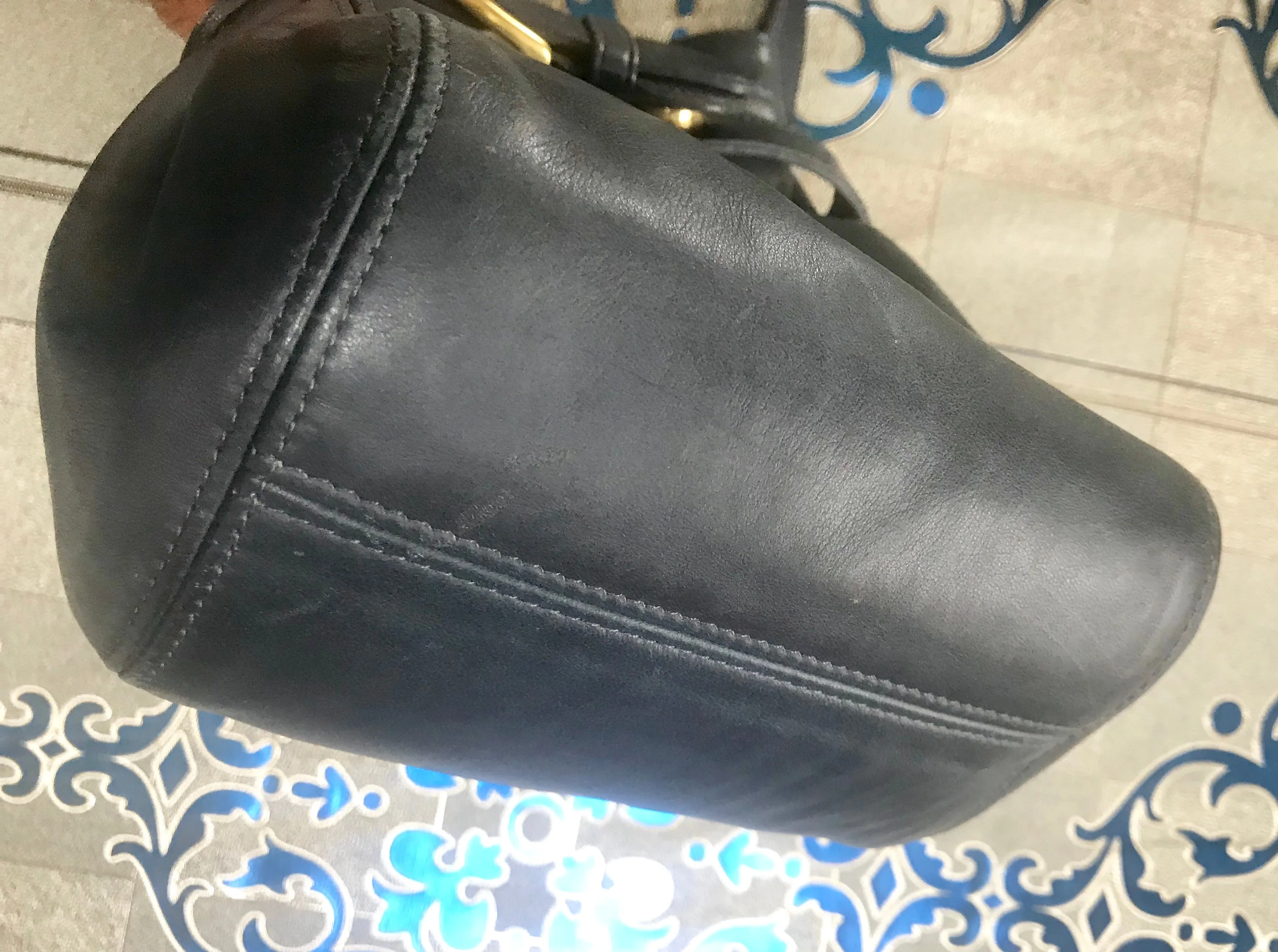 Vintage COACH  navy genuine leather hobo bucket shoulder bag, classic purse. Made in Costa Rica