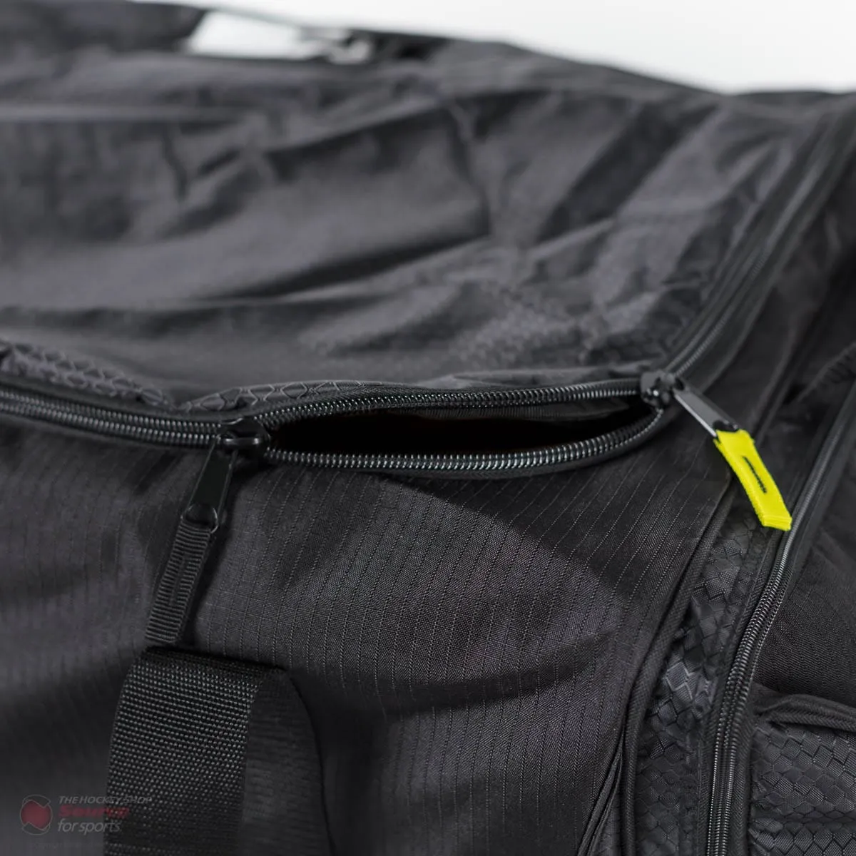Warrior Q20 Senior Wheel Hockey Bag