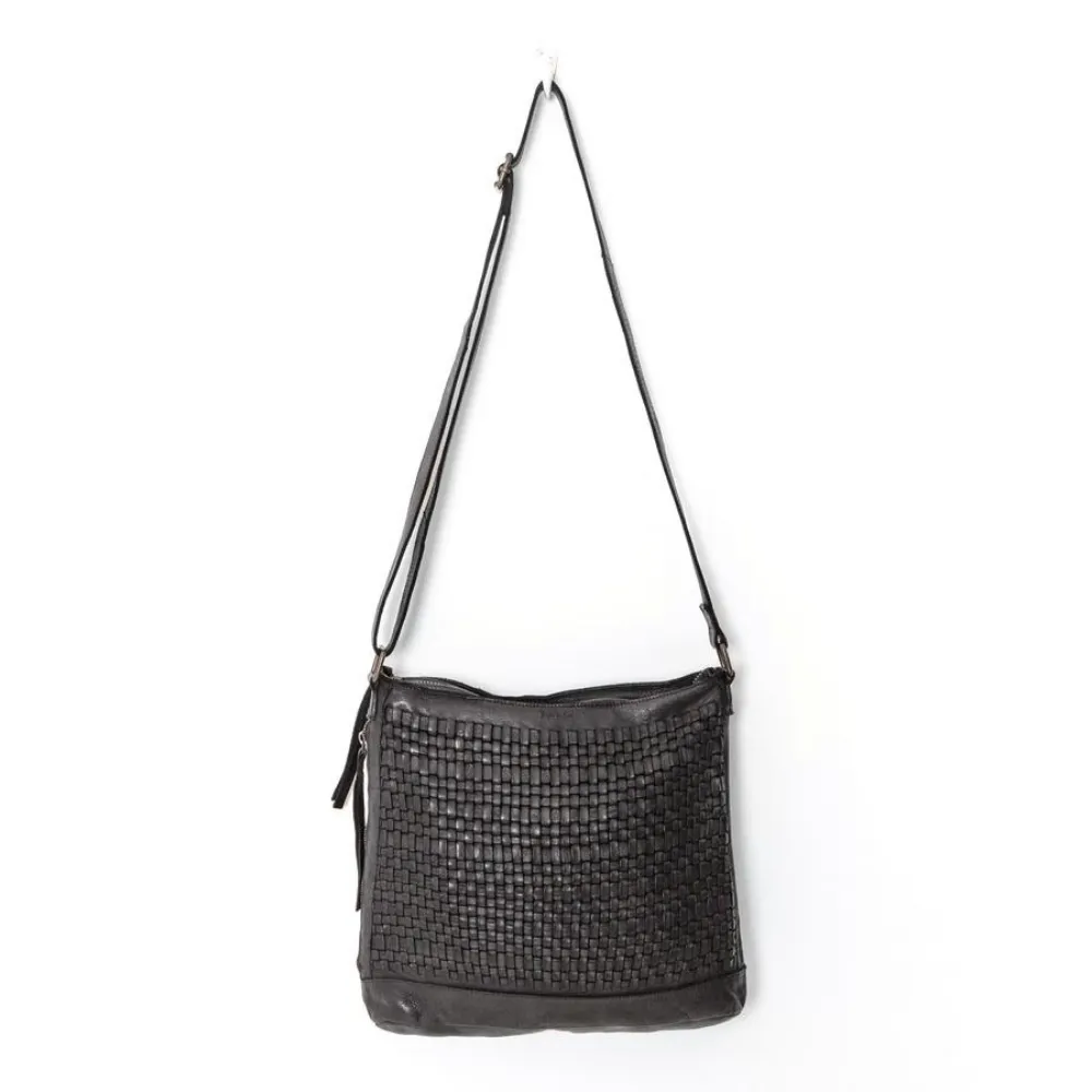WOVEN HOBO